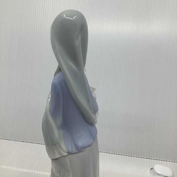 Vintage  LLADRO GRACEFUL Lady With Calla Lillies Flowers #4650 * RETIRED * - Picture 7 of 10